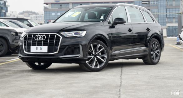 奥迪q7副驾驶储物箱按钮是哪一个-有驾