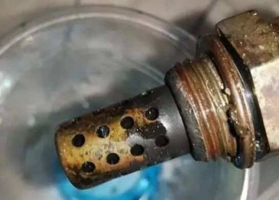 汽车排气管出大量白烟-有驾 汽车排气管出大量白烟-有驾