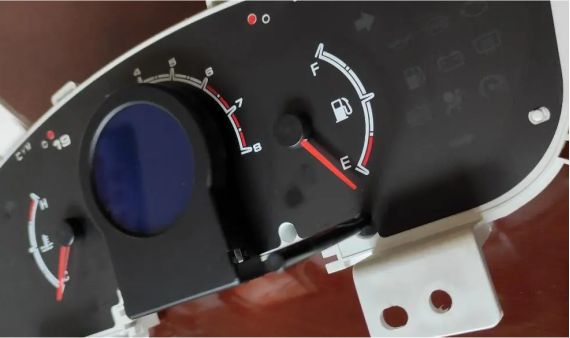 汽车迈速表不动是什么原因-有驾