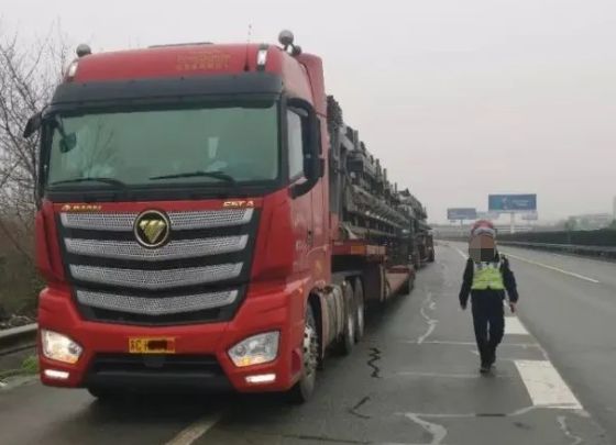 高速应急车道行驶扣几分罚款多少-有驾 高速应急车道行驶扣几分罚款多少-有驾