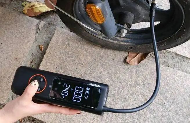 电动摩托车轮胎气压多少合适-有驾