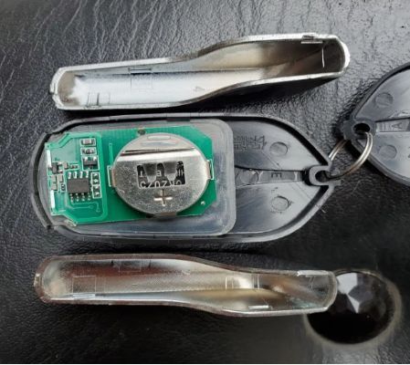 电动车遥控器有电但是按了没反应-有驾