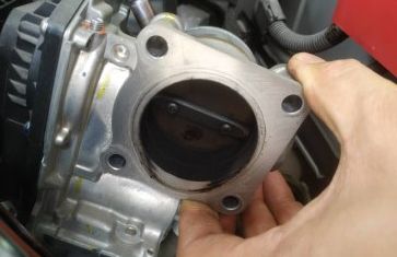 节气门灯亮是怎么回事-有驾