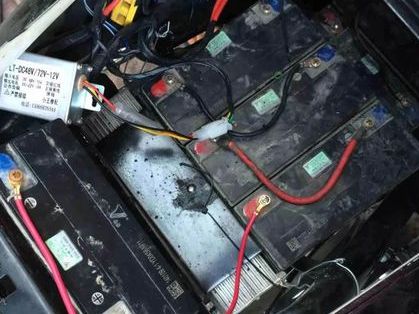 电瓶车充电一直红灯是怎么回事-有驾