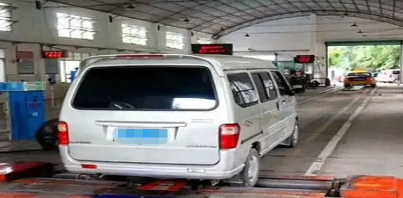 7座面包车年检新规定-有驾