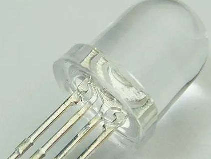 led灯与卤素灯的区别-有驾 led灯与卤素灯的区别-有驾