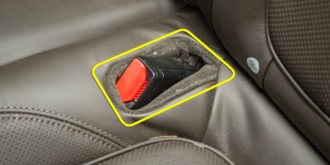 安全带不收回的原因-有驾