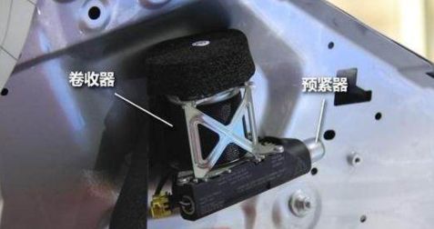 安全带不收回的原因-有驾