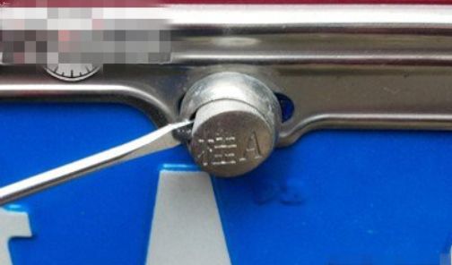 车牌螺丝怎么拆下来-有驾 车牌螺丝怎么拆下来-有驾