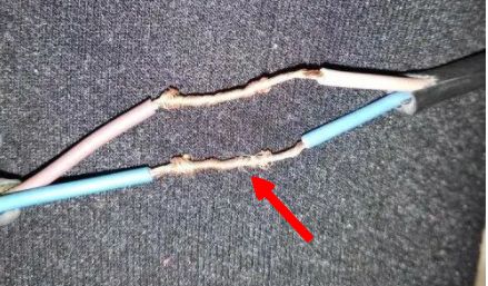 雅迪充电器绿灯一直闪是咋回事?-有驾 雅迪充电器绿灯一直闪是咋回事?-有驾