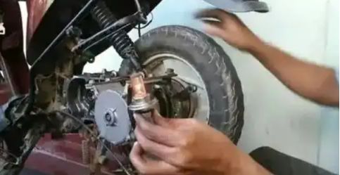 电动车电机抱死转不动什么原因-有驾