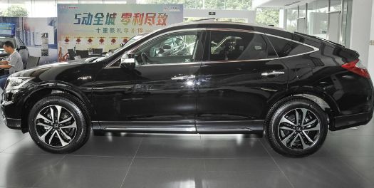 本田3.5v6是什么车-有驾