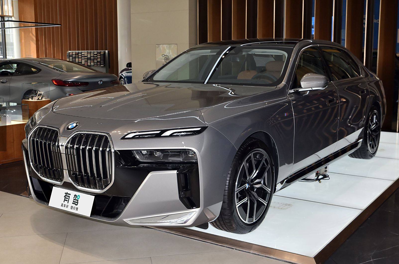 宝马740配的是什么发动机-有驾