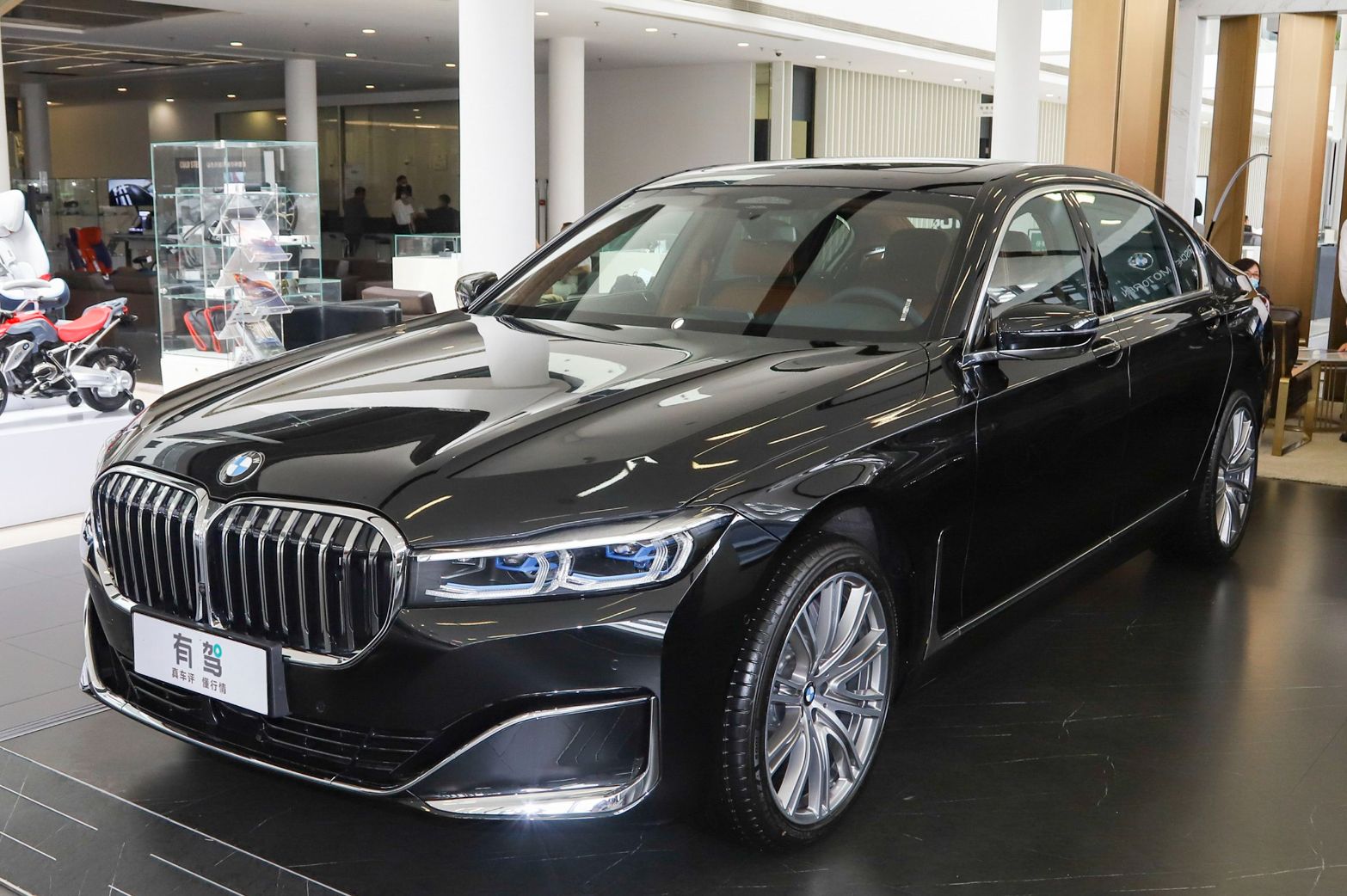 宝马740配的是什么发动机-有驾