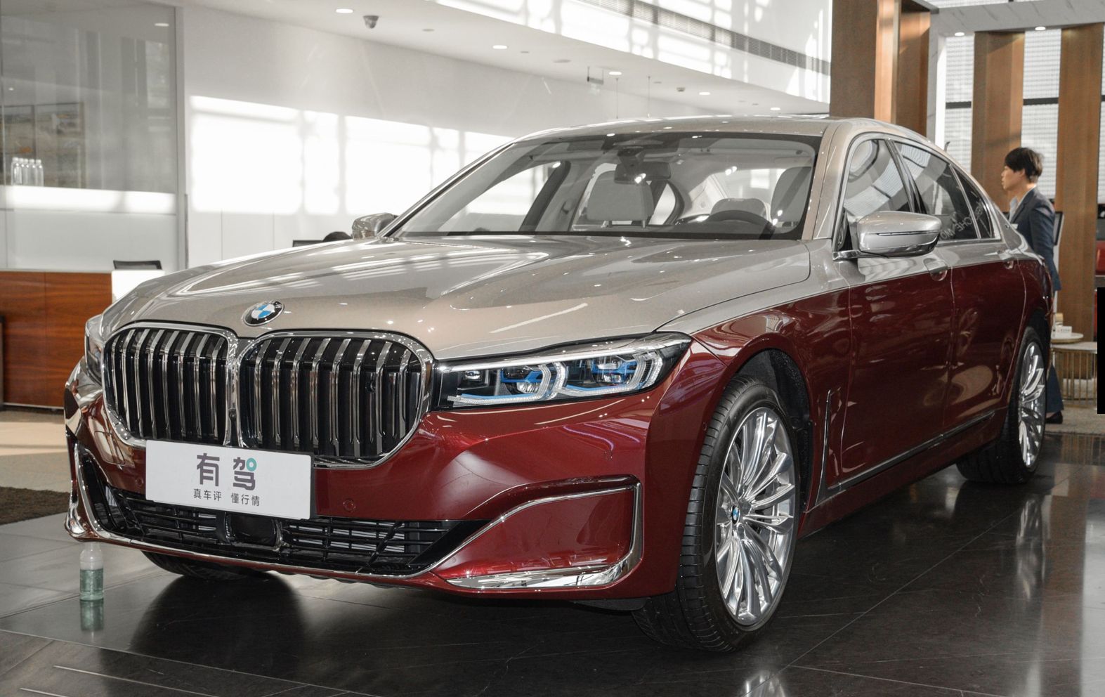 宝马740配的是什么发动机-有驾