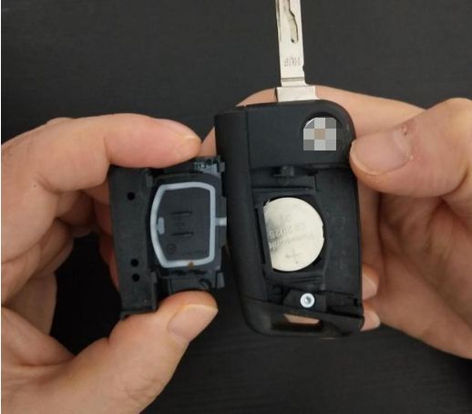 汽车锁车后为什么不自动升窗了-有驾