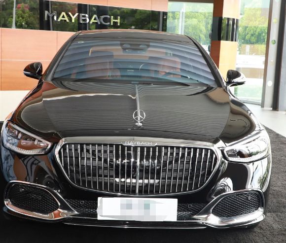 迈巴赫是奔驰旗下的吗-有驾