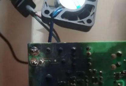充电器灯一闪一闪怎么回事-有驾 充电器灯一闪一闪怎么回事-有驾