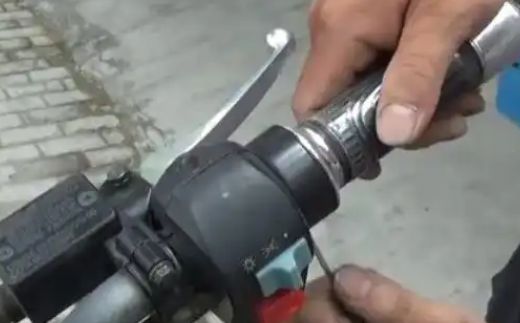 电瓶车把手松动,固定不了怎么处理?-有驾 电瓶车把手松动,固定不了怎么处理?-有驾