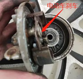电瓶车后轮紧,转不动的感觉什么原因-有驾 电瓶车后轮紧,转不动的感觉什么原因-有驾