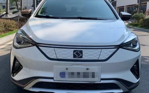 一个方框里面一个闪电是什么车标-有驾 一个方框里面一个闪电是什么车标-有驾