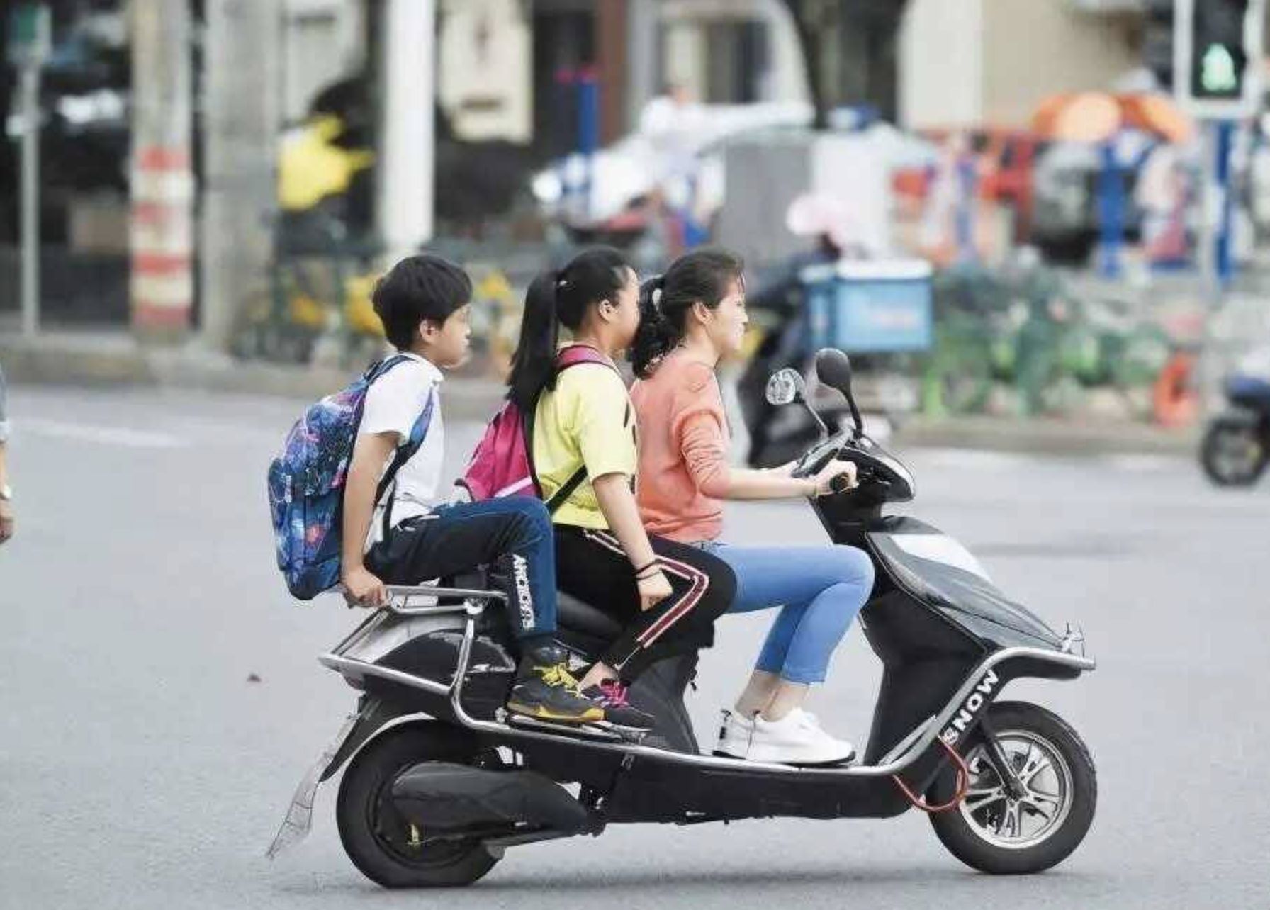 电动车空转正常下地跑不起来是怎么回事-有驾